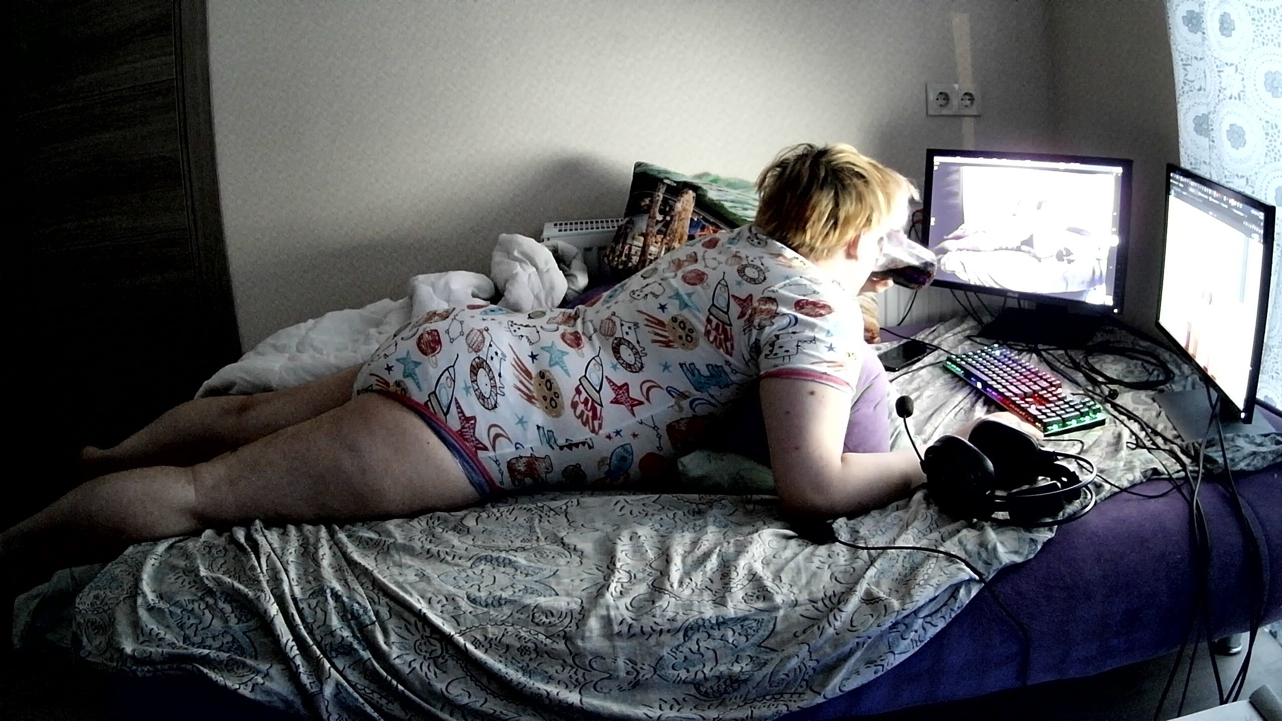 Game streaming while being diapered